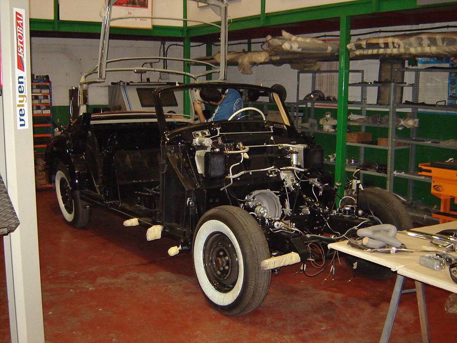 Racestauraci&oacute;n mercedes 300 fase montaje