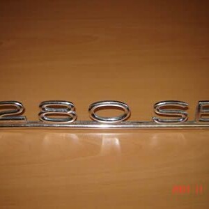 Anagrama letrero 280 SE para Mercedes Benz w111 Perfecto estado Recambio segunda mano Mercedes