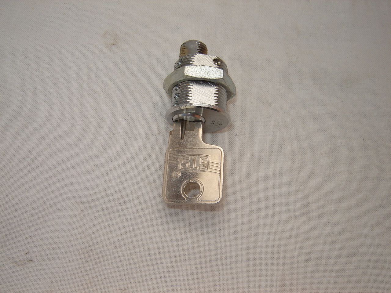 bombin-cerradura-llave-guantera-compuerta-gasolina